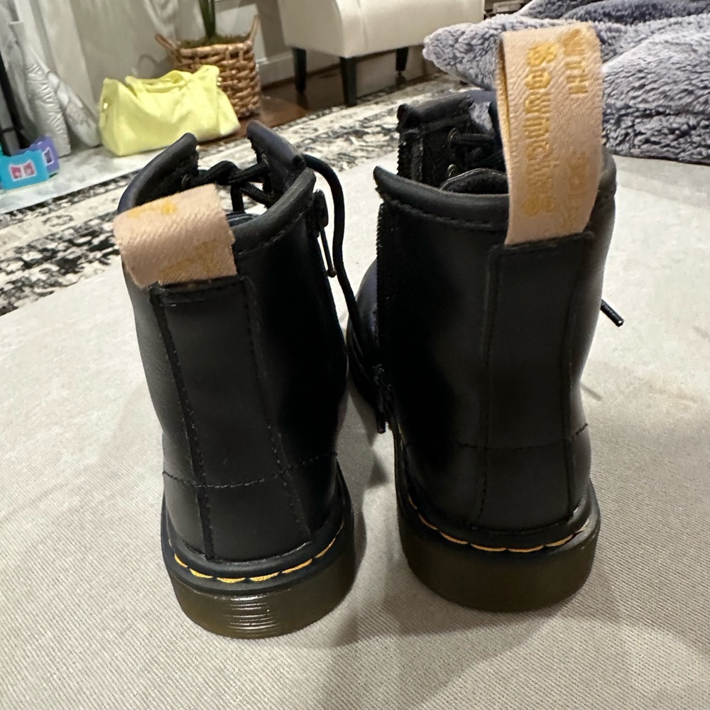 Doc Martins Toddler 1460 Vegan **worn once** - Picture 2 of 6